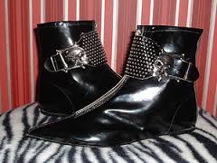 Vintage pair of Goth Wicklepickers. Photo from eBay. 